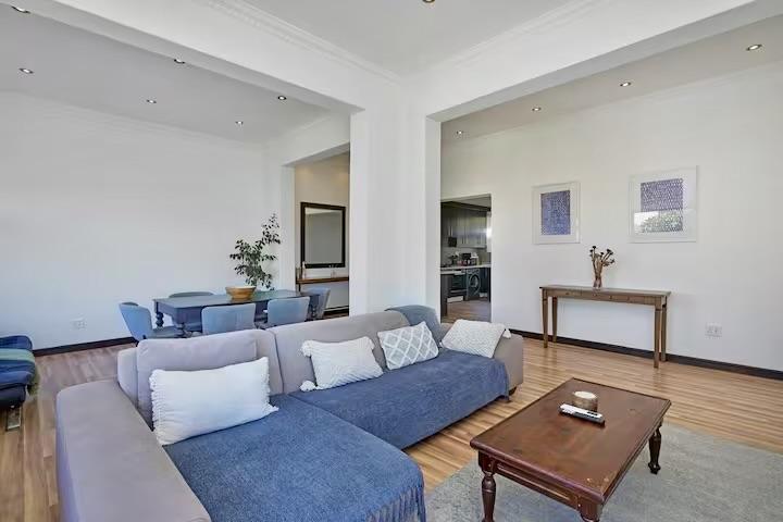 3 Bedroom Property for Sale in Green Point Western Cape